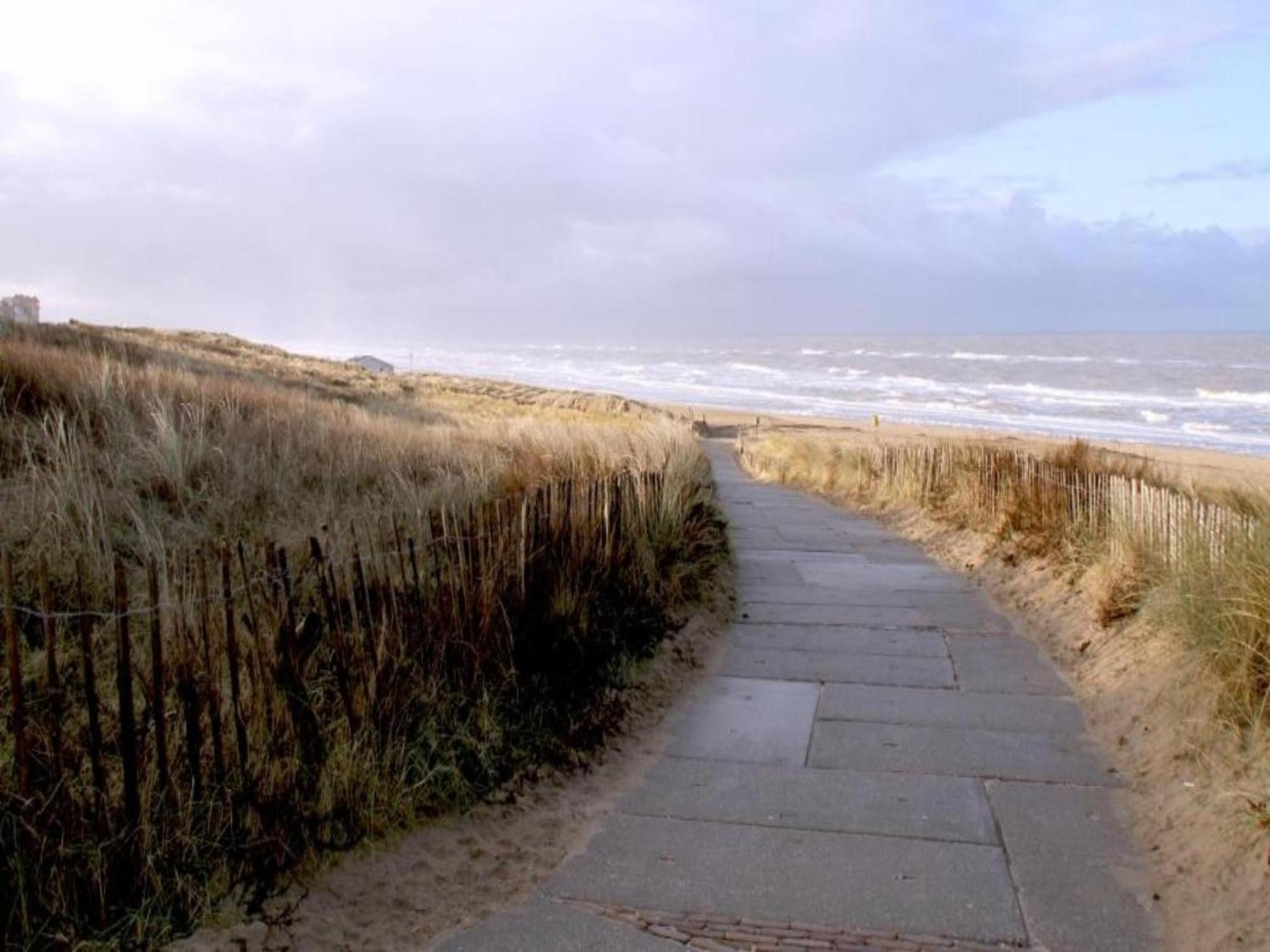 Cozy Apartment In Noordwijk With Balcony ภายนอก รูปภาพ